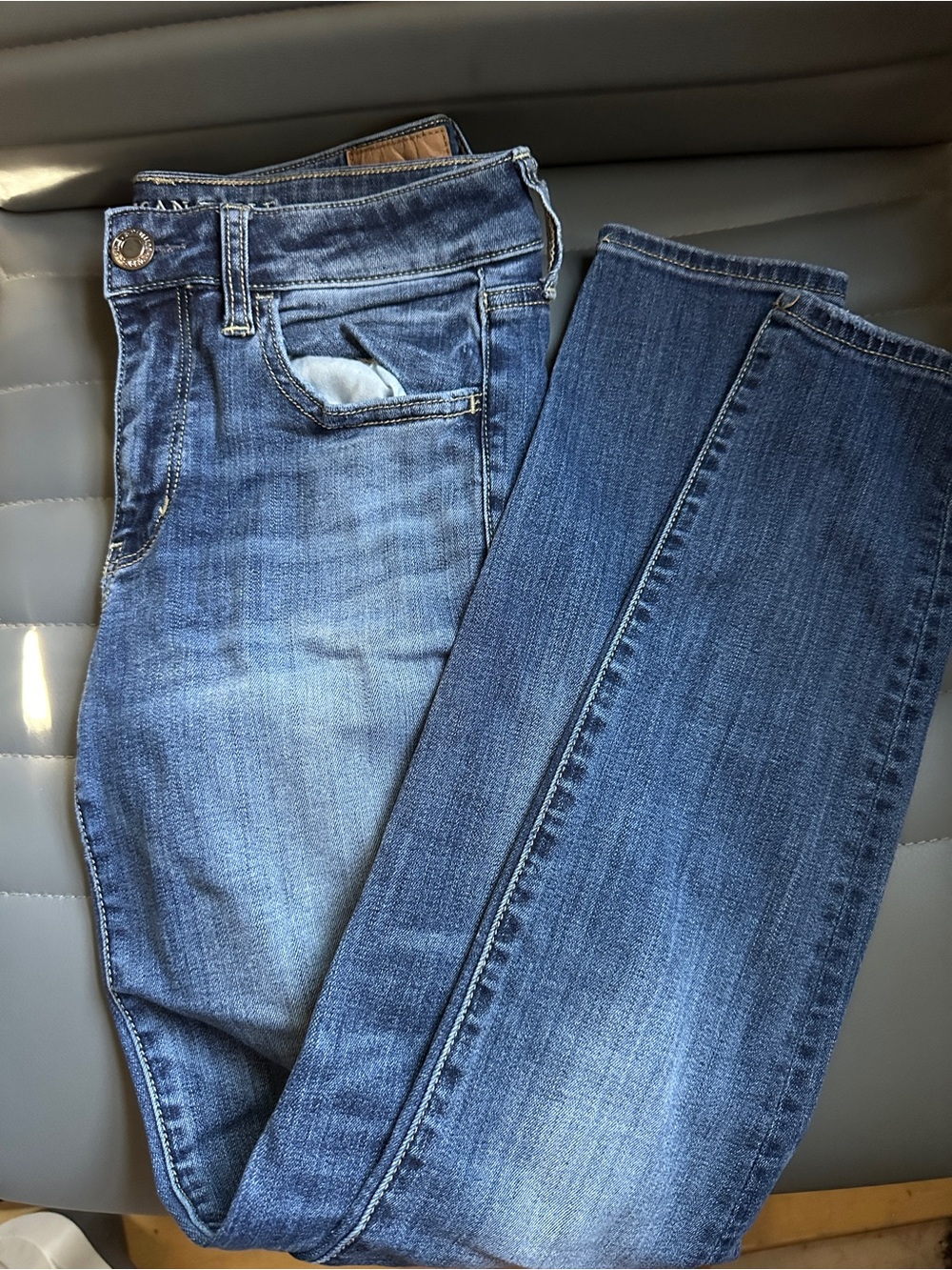 AE- skinny jeans size 6 regular